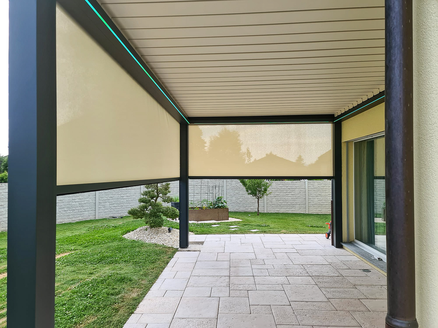 Pergola bioclimatique